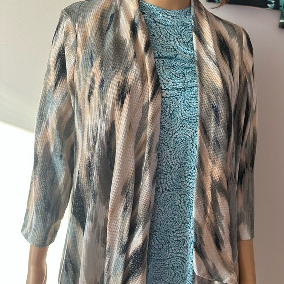 Kasper Medium Size Onion-skin
Soft Blazer In Sea Stone Cardigan - Picture 2 of 6